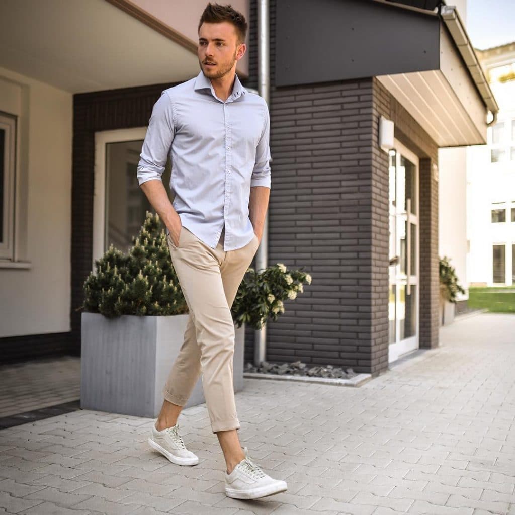 Light grey shirt (rolled up sleeves), chinos and sneaker