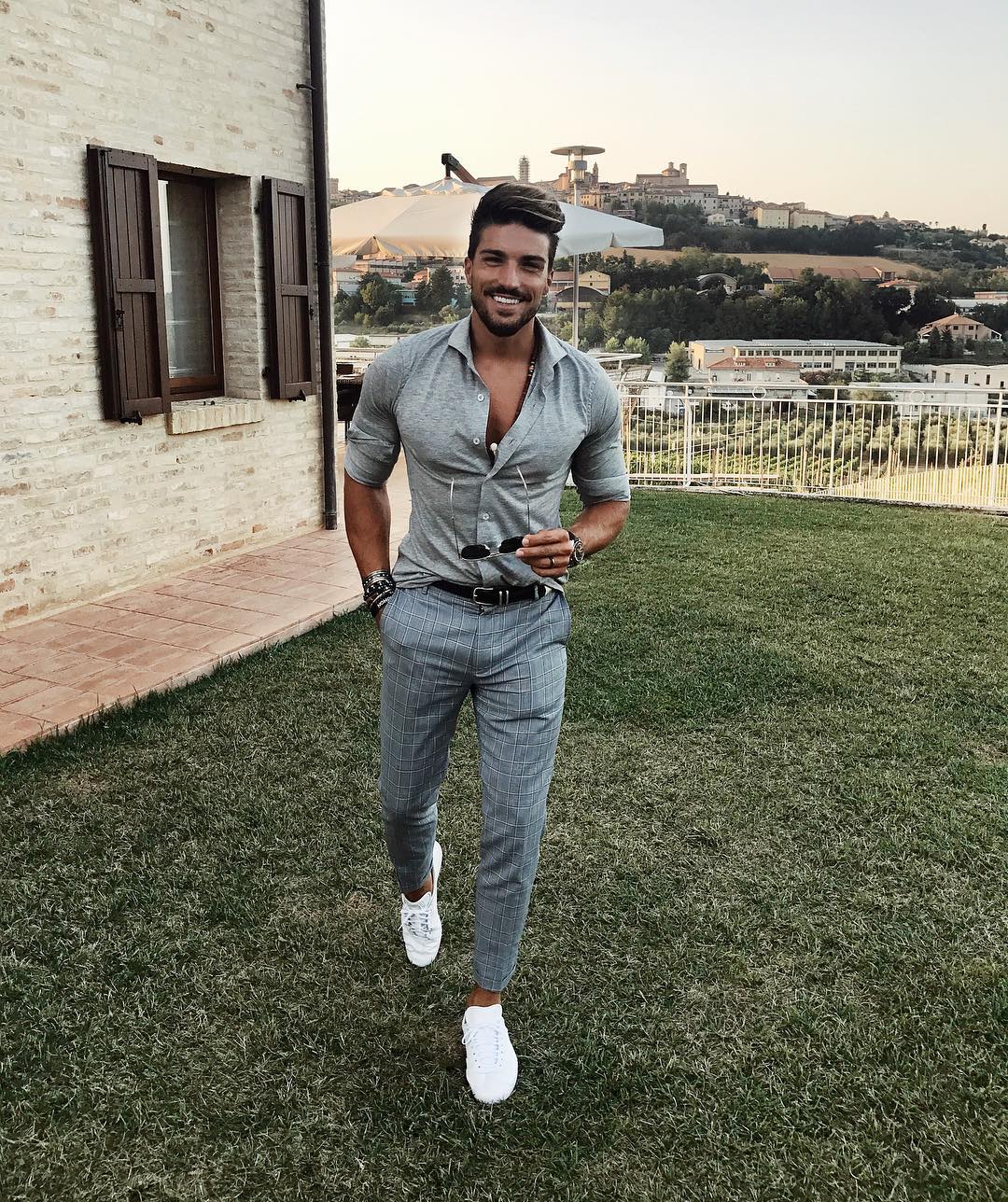 what should you wear to a wedding