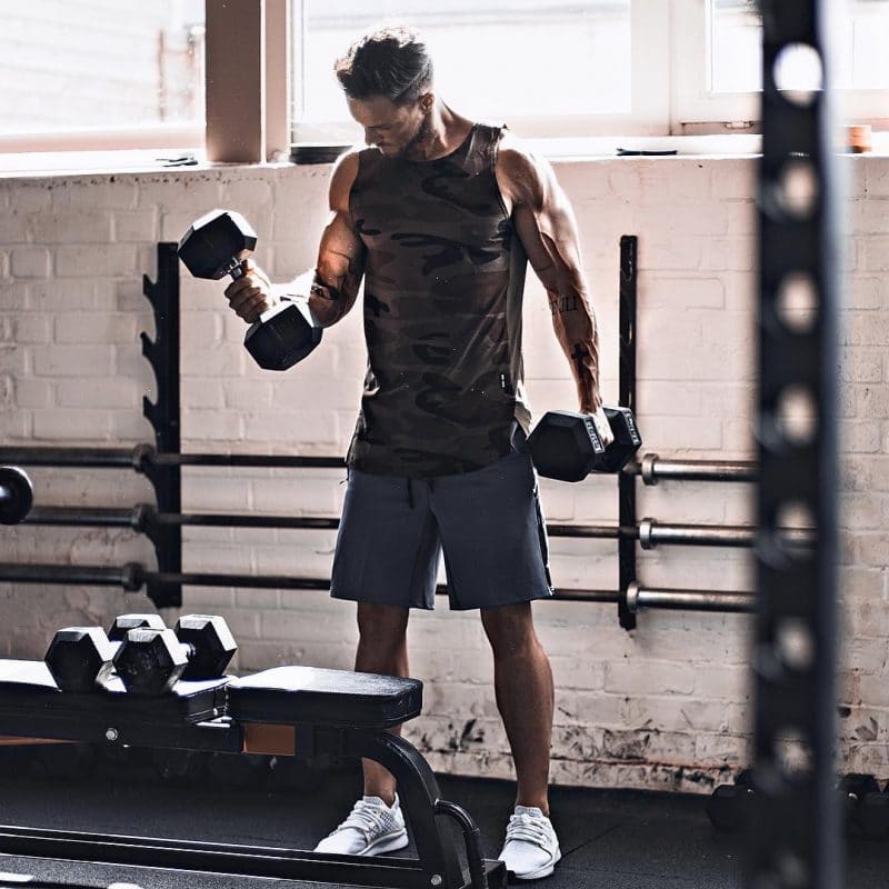 Camo workout singlet, short pants and sport shoes