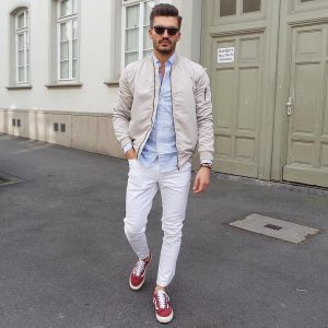 35 Stylish Ways to Wear a Bomber Jacket (with Images)