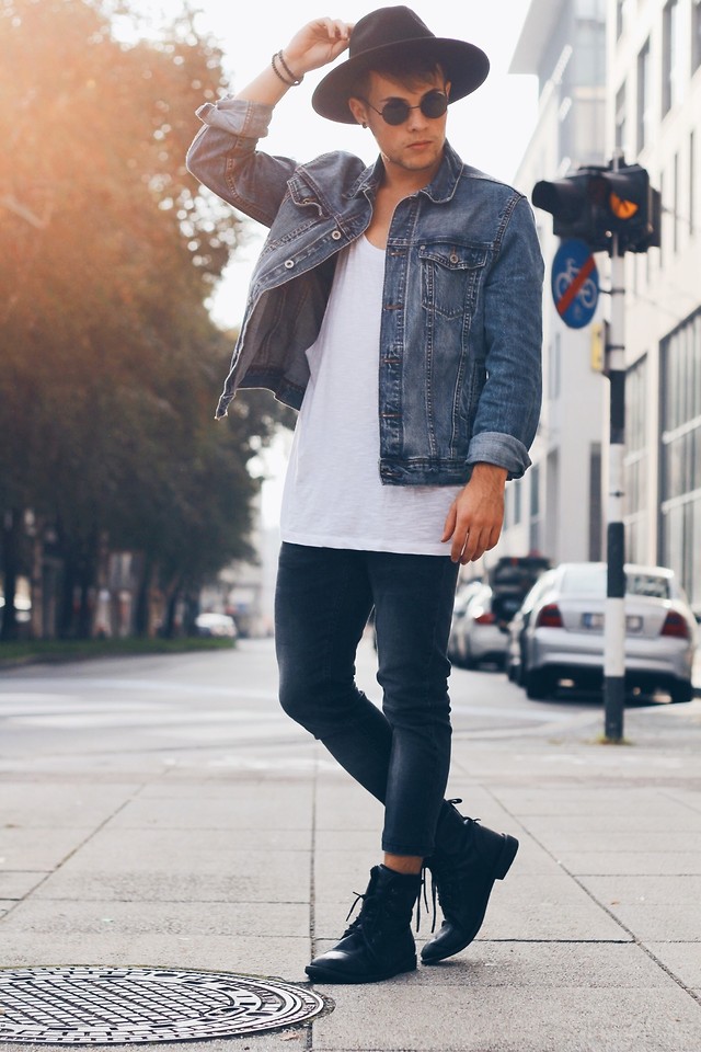 Style Guide: How to Wear A Denim Jacket In Fall