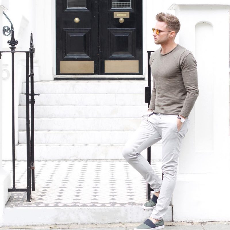 Brown long sleeve tee, white chinos, espadrilles 1