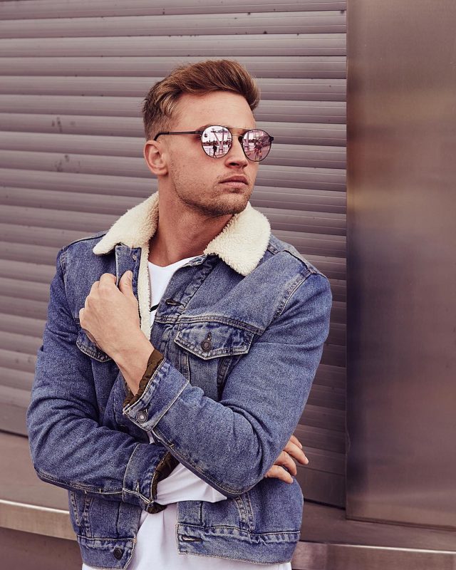 Denim sherpa coat, white t-shirt, sunglasses 1