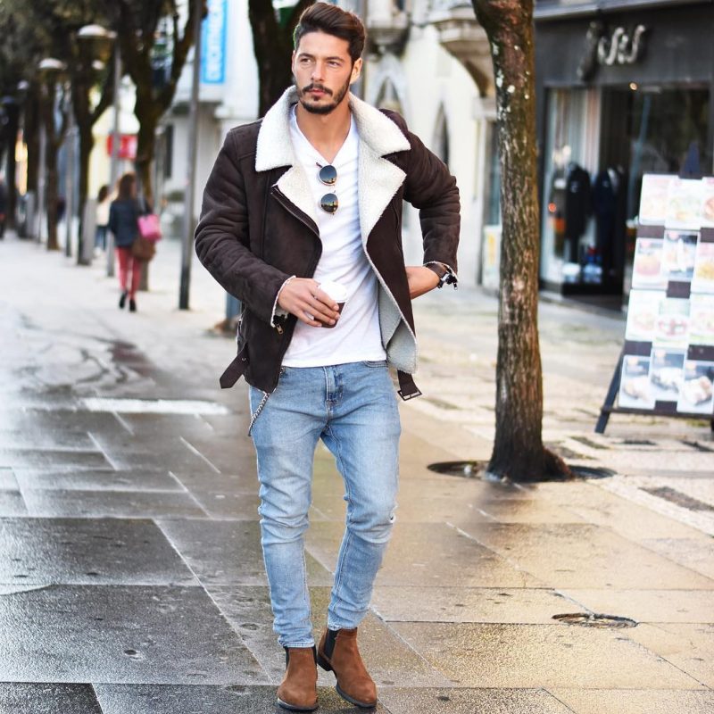 Dark brown suede shearling coat, white t-shirt, jeans, Chelsea boots 1