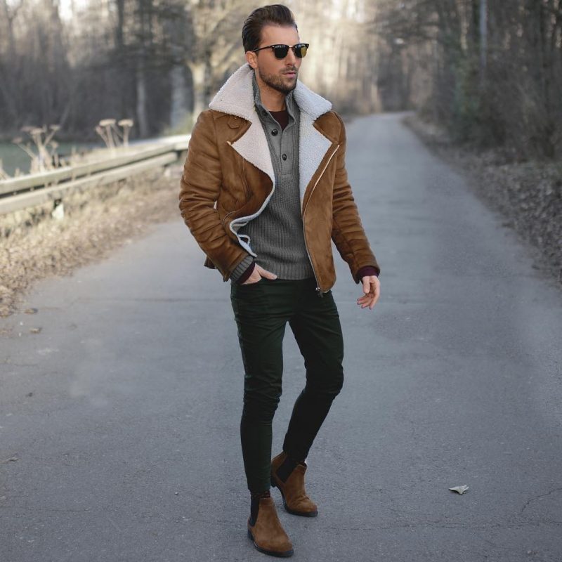 Brown suede shearling jacket, sweater, black jeans, suede Chelsea boots 1