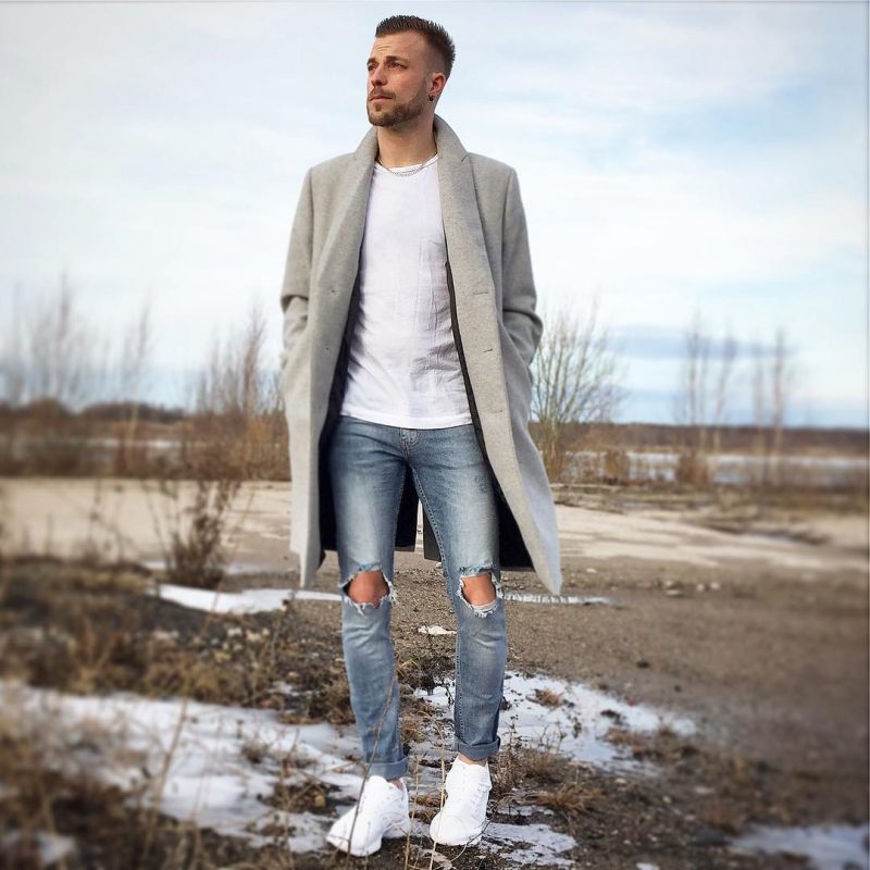 Grey overcoat, white t-shirt, blue ripped jeans, white sneaker 1