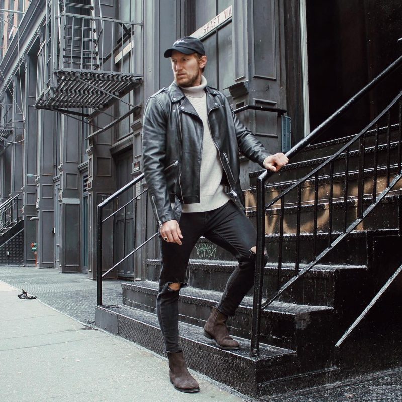 40 mens winter work outfit styles with winter boots. Leather biker jacket, turtleneck sweater, black jeans, suede Chelsea boots 1 